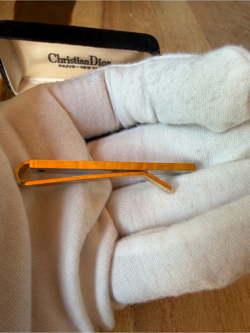 Vintage Christian Dior Gold-Tone Engraved Tie Clip with velvet box - Picture 7 of 11